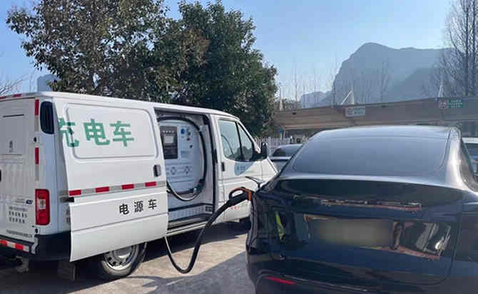 连山汽车搭电